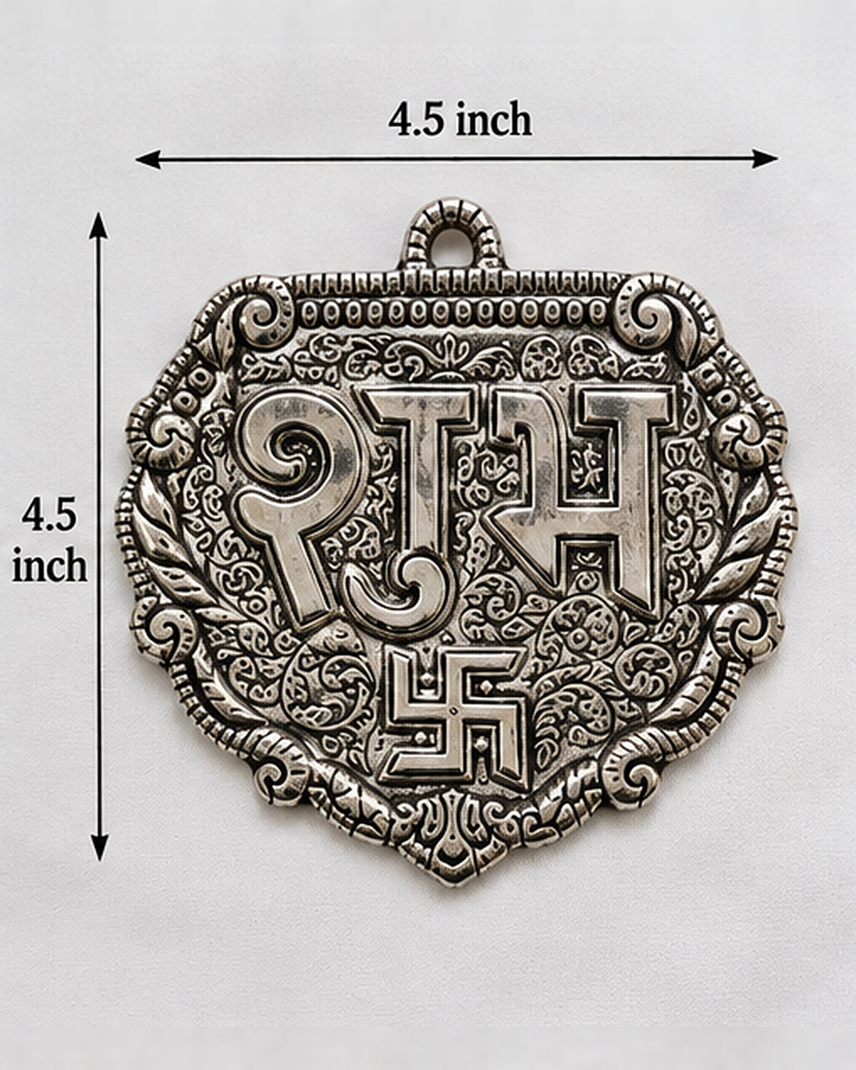 Size chart: the Shubh plaque measures 4.5 by 4.5 inches